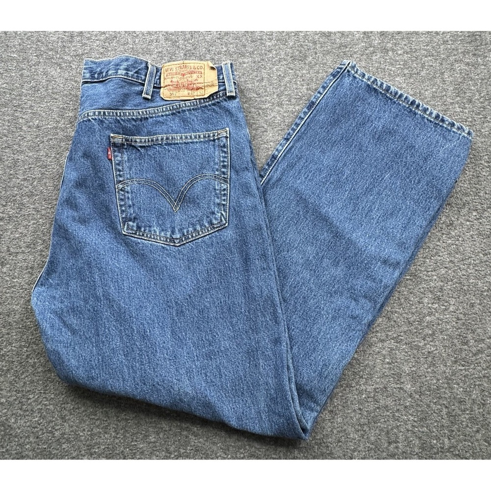 Levis 501 Jeans Mens 42x32‎ Blue Medium Wash Button Fly Straight Leg Denim
